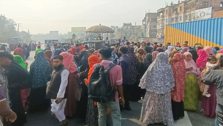 ‎বগুড়ার সাজাহানপুরে সড়ক দুর্ঘটনায় গৃহবধূর মৃত্যু, মরদেহ নিয়ে সড়ক অবরোধ